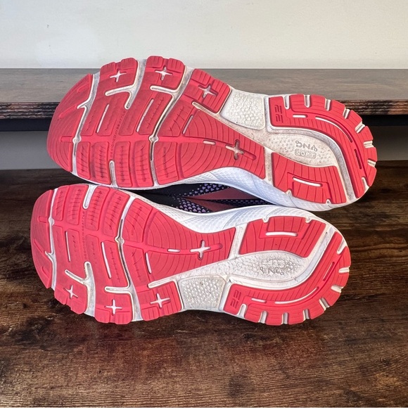 Brooks Sneakers Adrenaline GTS 22 Athletic Running Shoe Purple Pink women's 8.5 - Picture 9 of 14